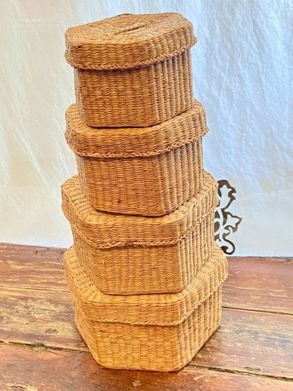 Nesting Natural Sweet Grass Woven Hexagon Baskets Set of 4 w/Lids Cottagecore